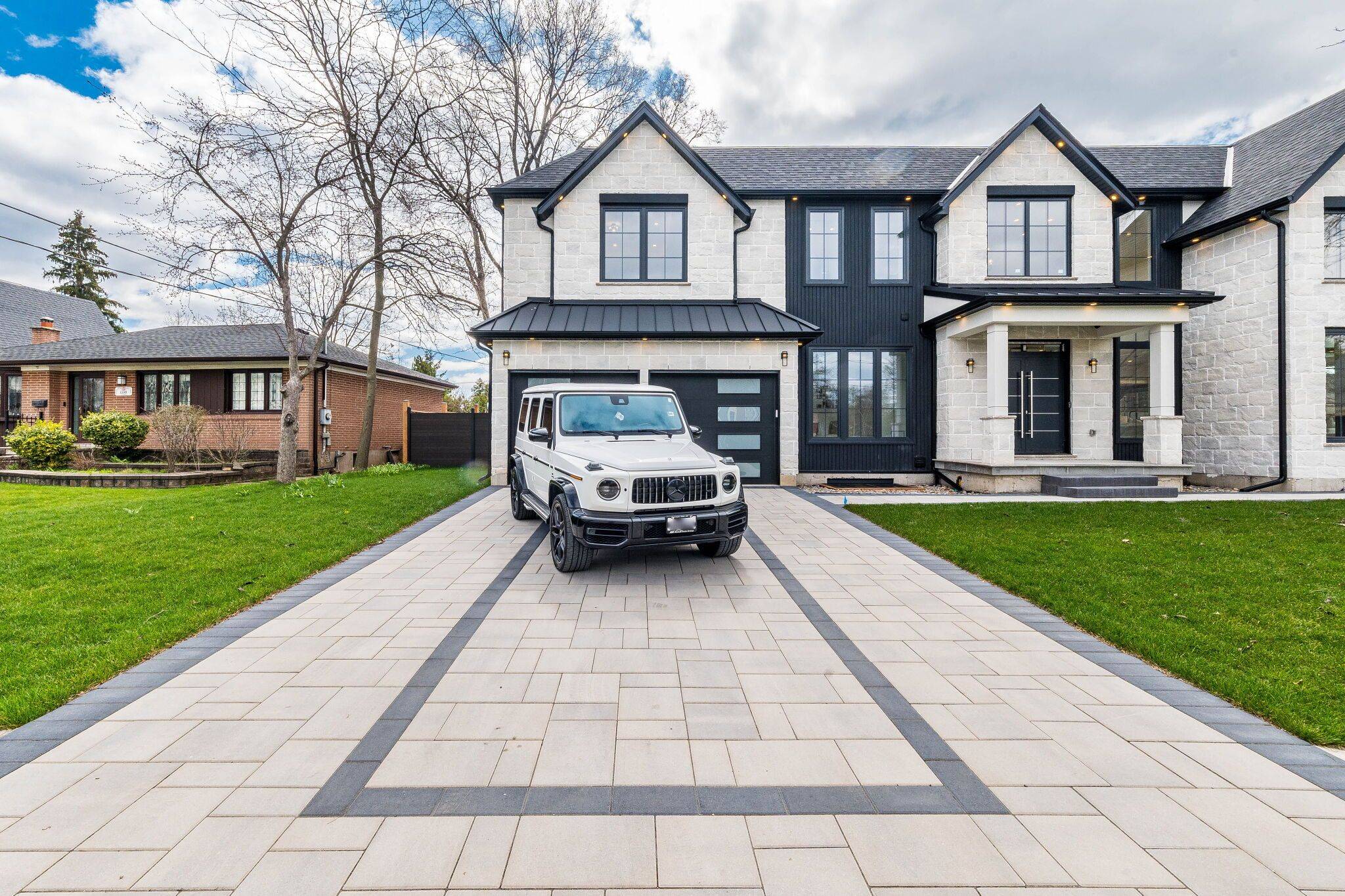 1404 Waverly AVE SW, Oakville, ON L6L 2S3