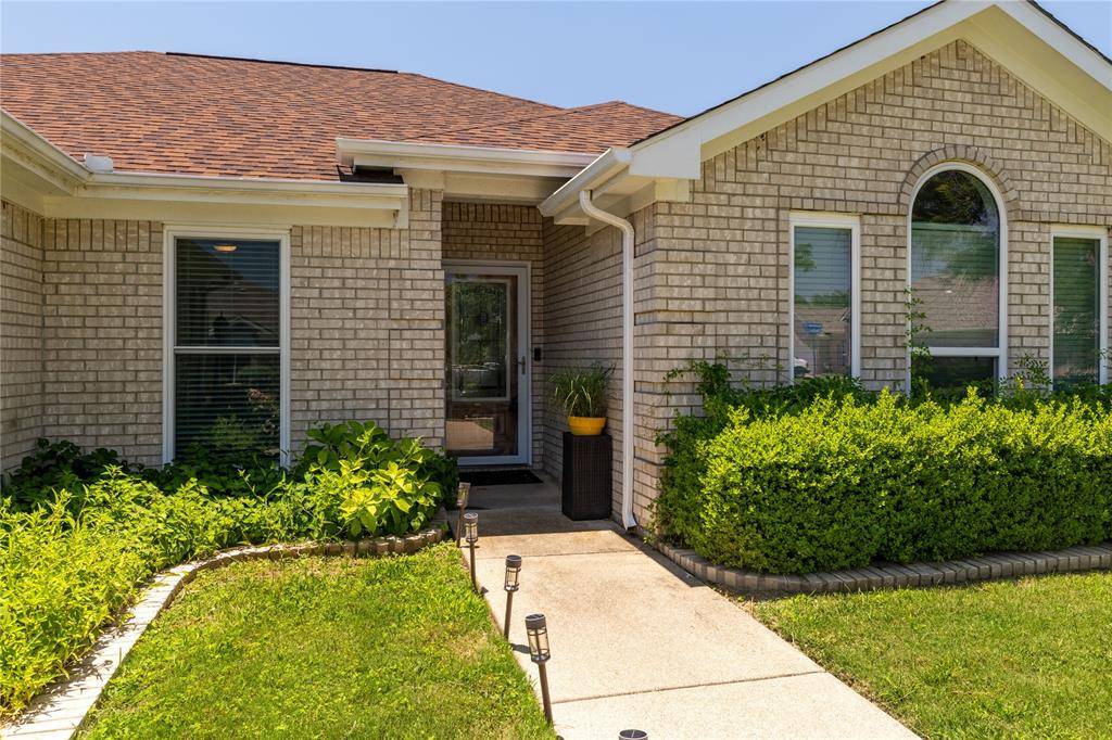 874 Havenbrook Drive, Arlington, TX 76001