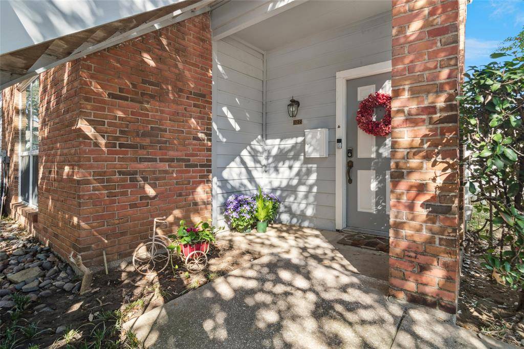 2106 Amesbury Drive #122, Arlington, TX 76011