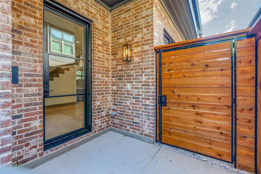 3716 W Beverly Drive, Dallas, TX 75209
