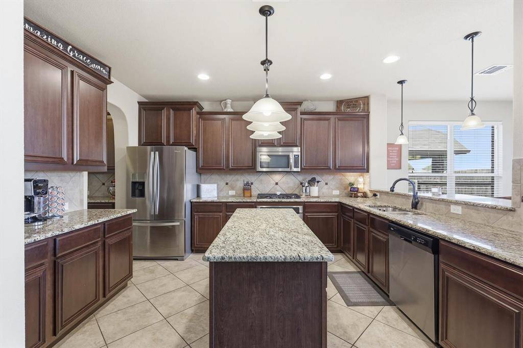 1029 Albany Drive, Fort Worth, TX 76131