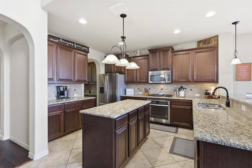 1029 Albany Drive, Fort Worth, TX 76131