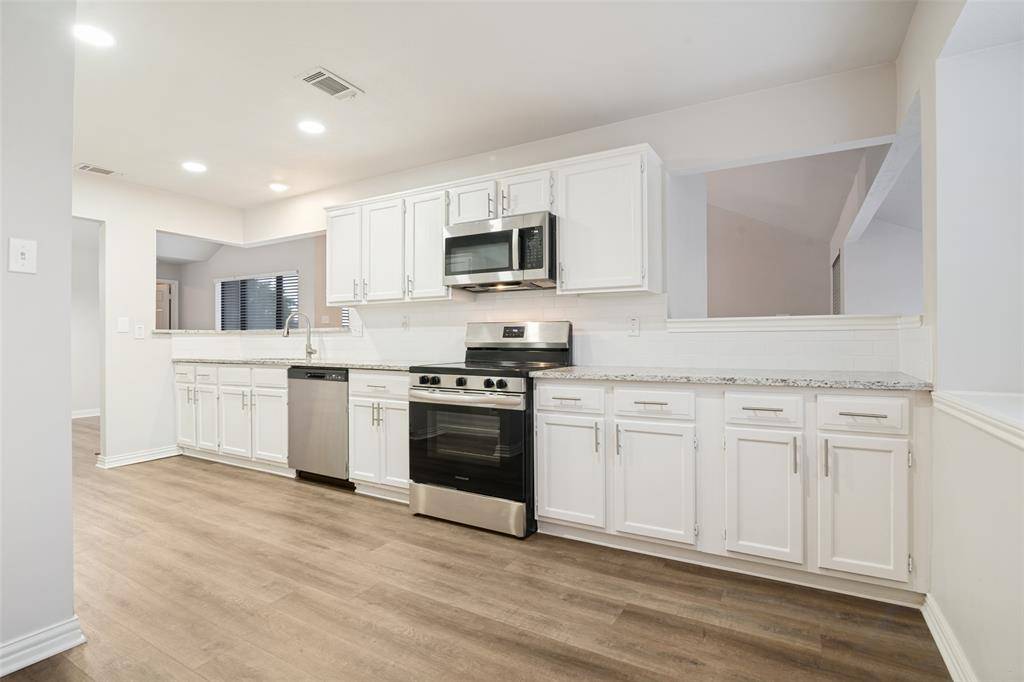 521 Clear Springs Drive, Mesquite, TX 75150