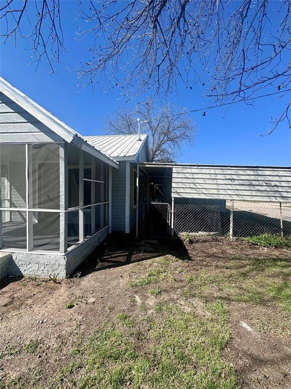 302 W Ripley Street, Coleman, TX 76834