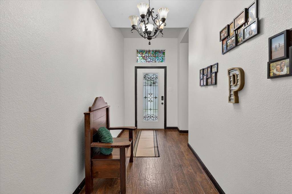 924 Chestnut Lane, Saginaw, TX 76179