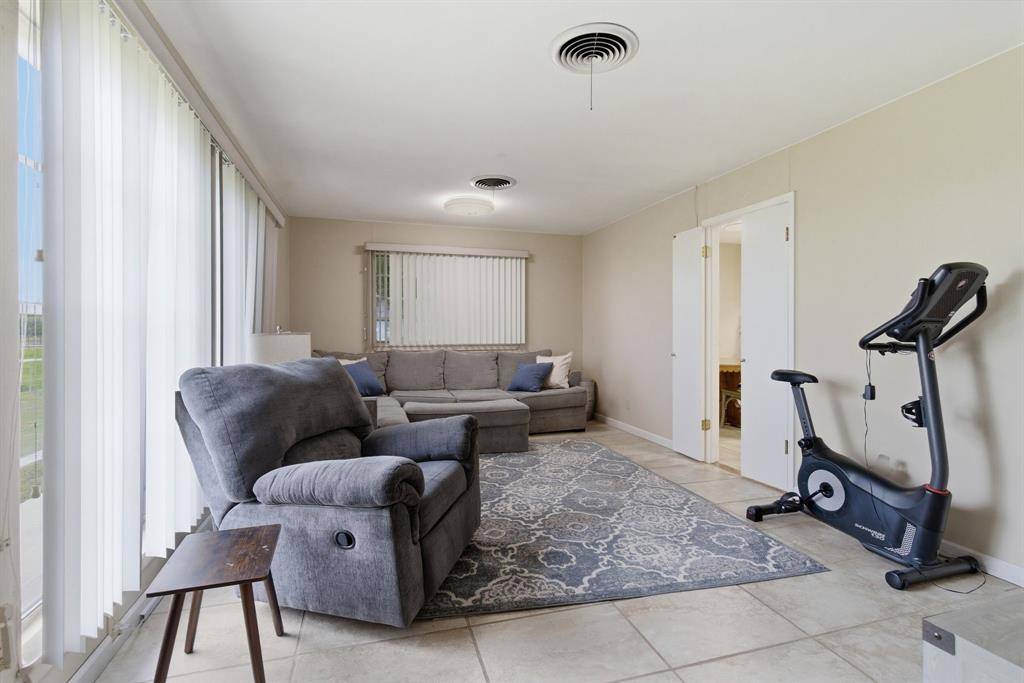 2199 Illinois Street, New Fairview, TX 76078