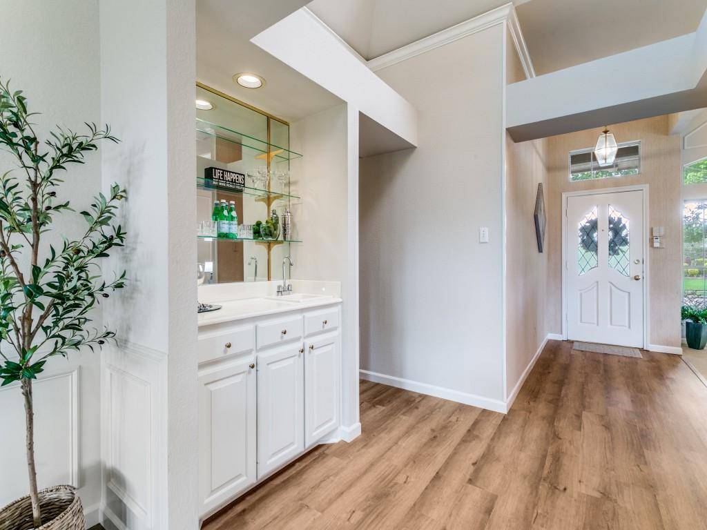 2916 Redwood Drive, Carrollton, TX 75007