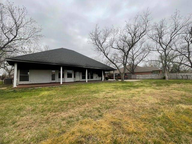 9302 S Longwood Drive, Granbury, TX 76049