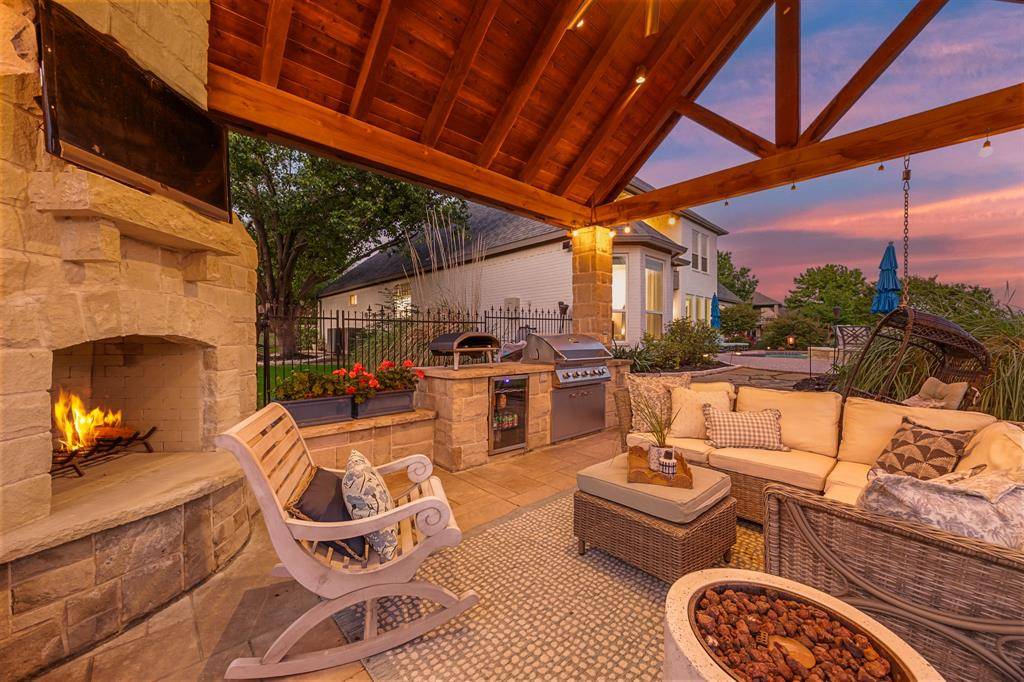 604 Willow Springs Drive, Heath, TX 75032