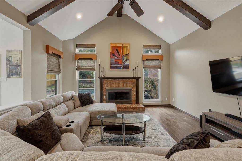 7612 Oak Knoll Drive, North Richland Hills, TX 76182