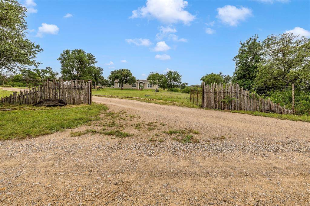 224 Rocky Hill Road, Brownwood, TX 76801