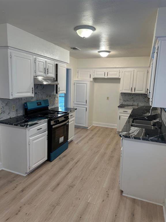 718 Maple Glen Drive, Garland, TX 75043