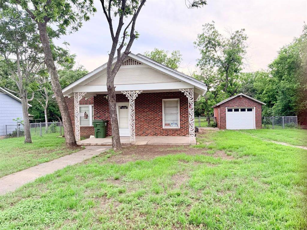 1215 NW 1st Avenue, Mineral Wells, TX 76067