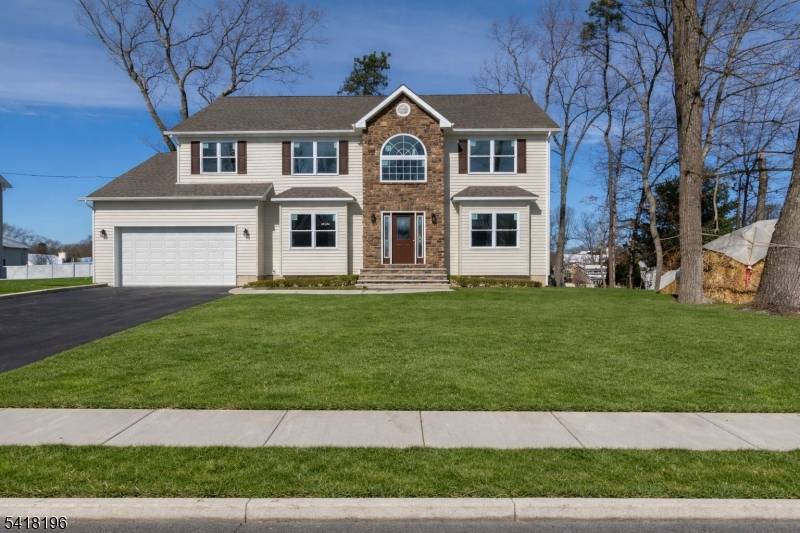 38 Avenue I, Monroe Twp., NJ 08831