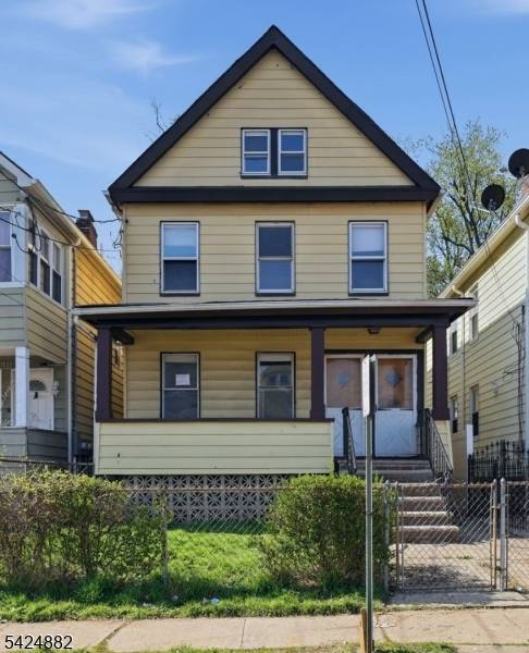 1024 Julia St, Elizabeth City, NJ 07201