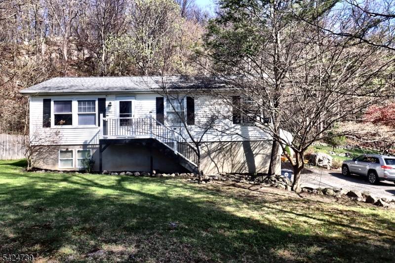 32 Panorama Dr, Vernon Twp., NJ 07461