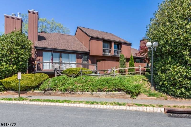 23 Bloomingdale Dr #1C, Hillsborough Twp., NJ 08844