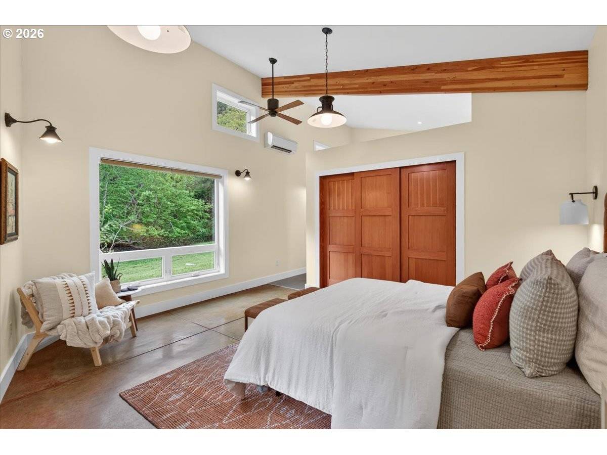 1848 ANDERSON CREEK RD, Talent, OR 97540