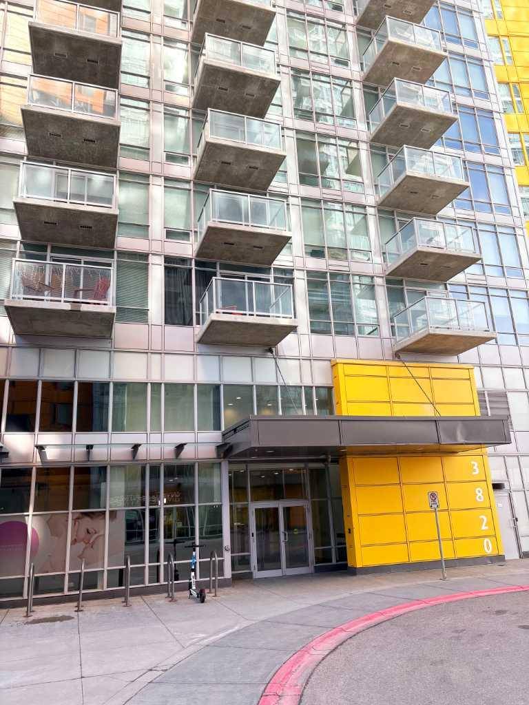 3820 Brentwood RD NW #208, Calgary, AB T2L 2L5