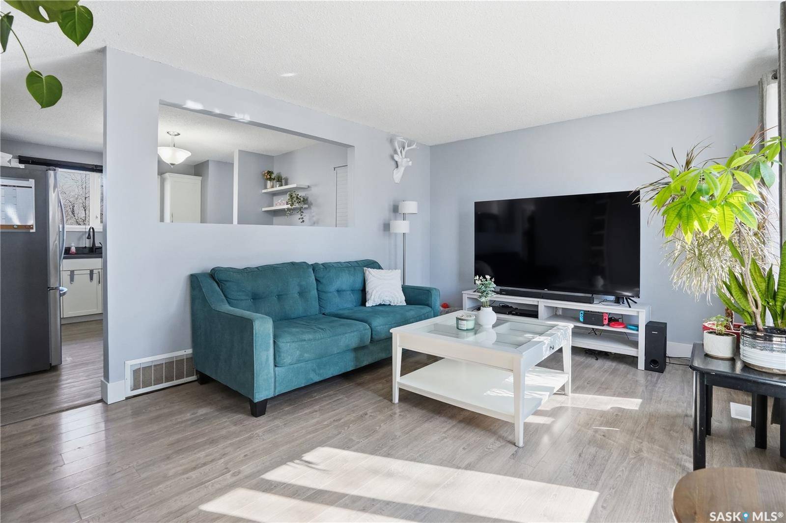 74 Osborne CRESCENT, Regina, SK S4R 5J1