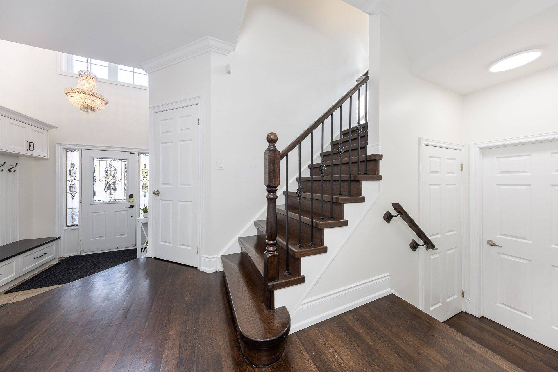 2587 Carberry WAY, Oakville, ON L6M 4R8