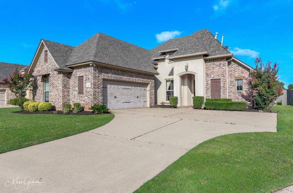 606 Glenshire Drive, Bossier City, LA 71111