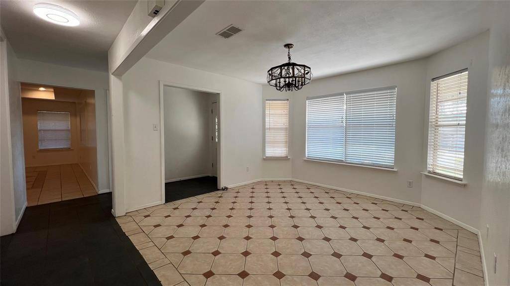 1915 Longmeadow Drive, Arlington, TX 76015