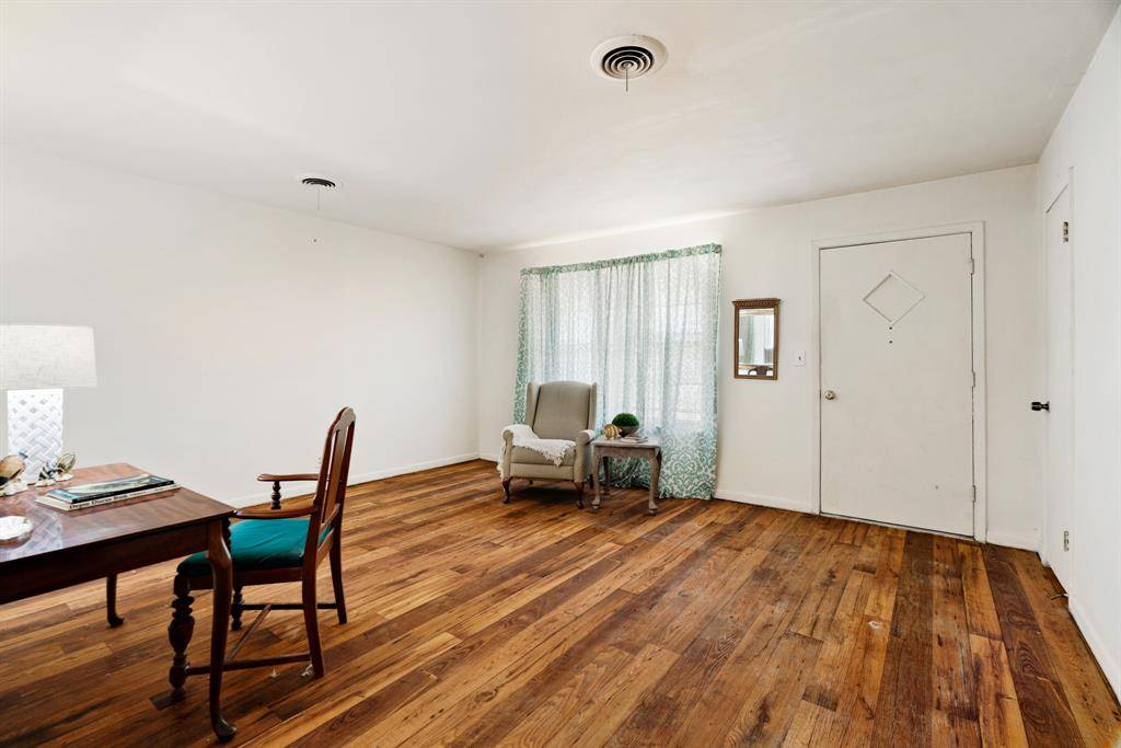 410 S Bois Darc Street, Blossom, TX 75416