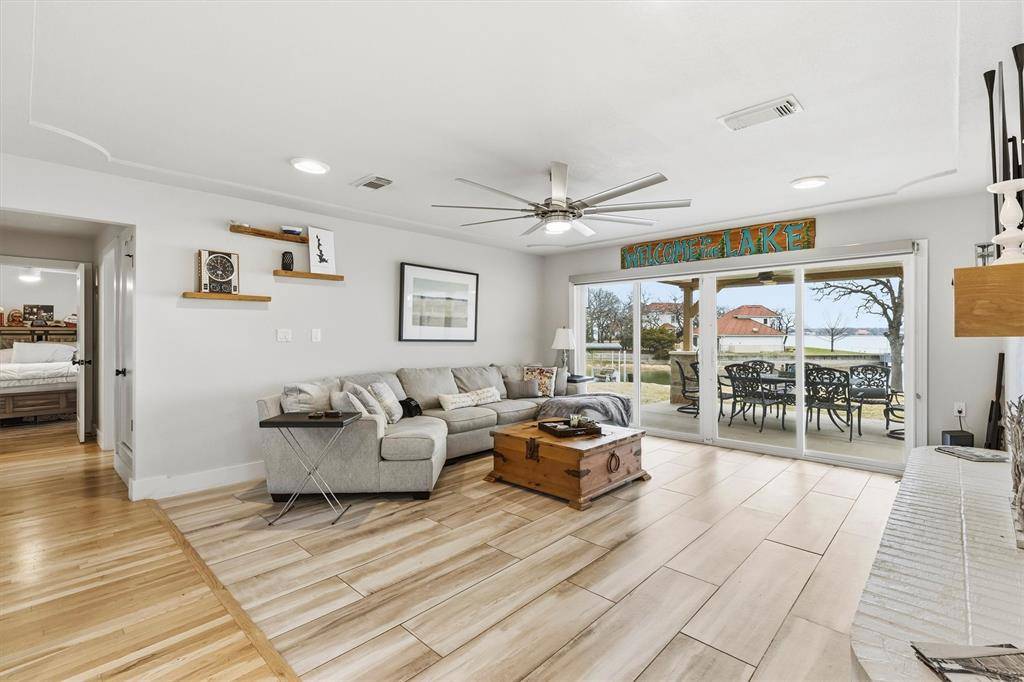 11160 Stanfield Road, Azle, TX 76020