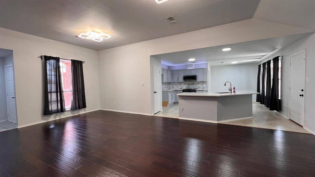 1521 Brookleaf Drive, Arlington, TX 76018