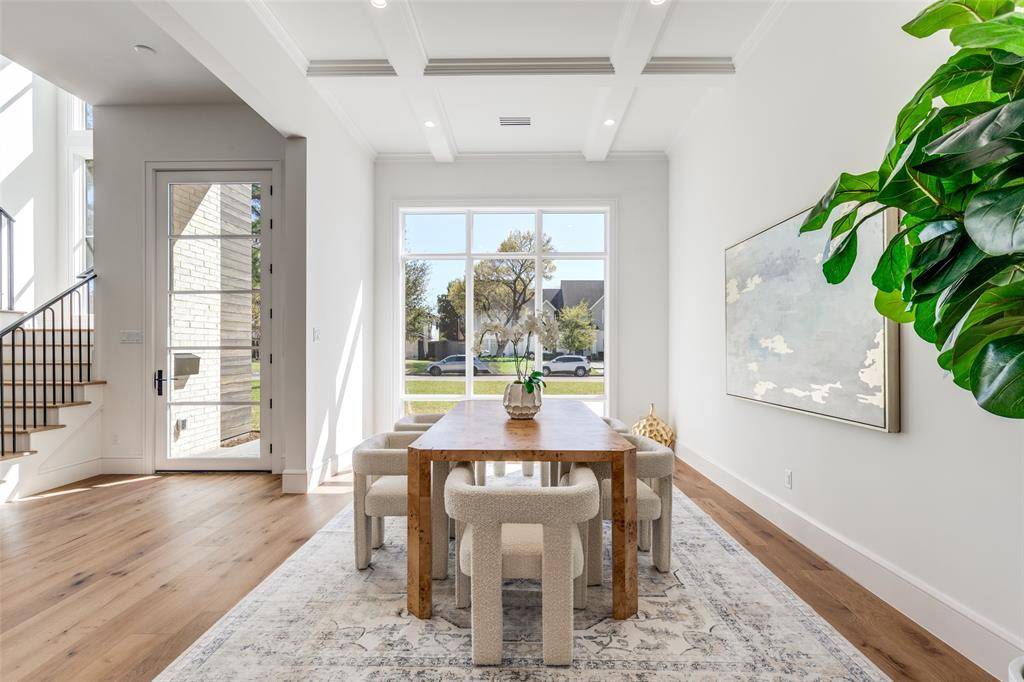 5819 Del Roy, Dallas, TX 75230