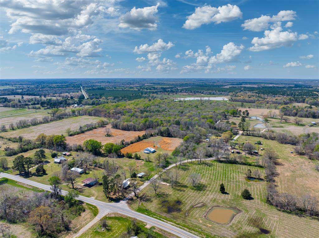 48 County Road 2360, Bagwell, TX 75412