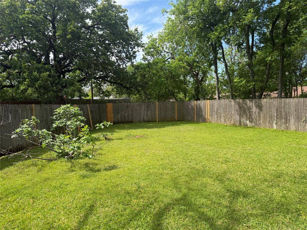 126 Sanders Place, Irving, TX 75062