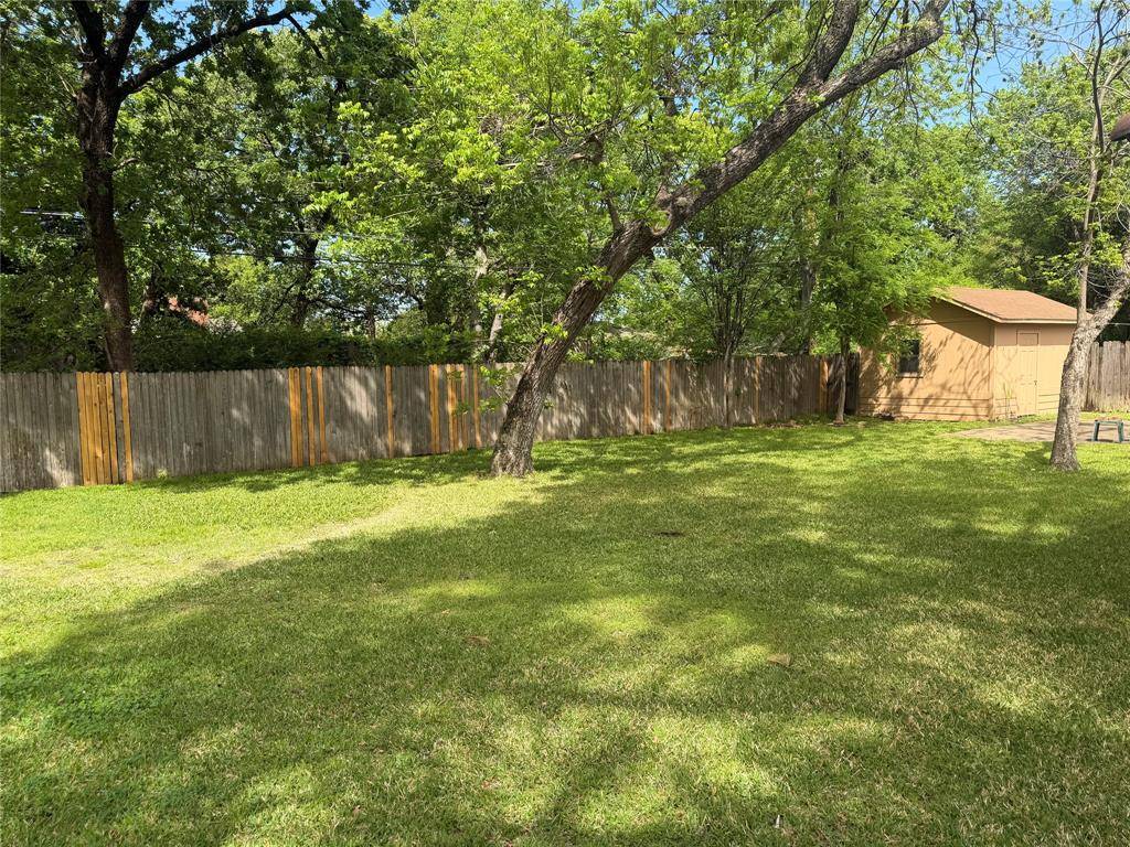 126 Sanders Place, Irving, TX 75062
