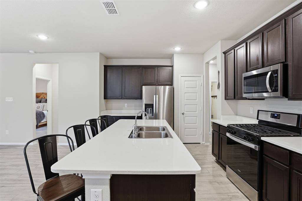 2820 Bursera Lane, Fort Worth, TX 76108