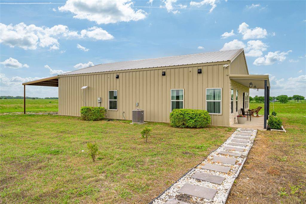 435 County Road 4875, Celeste, TX 75423