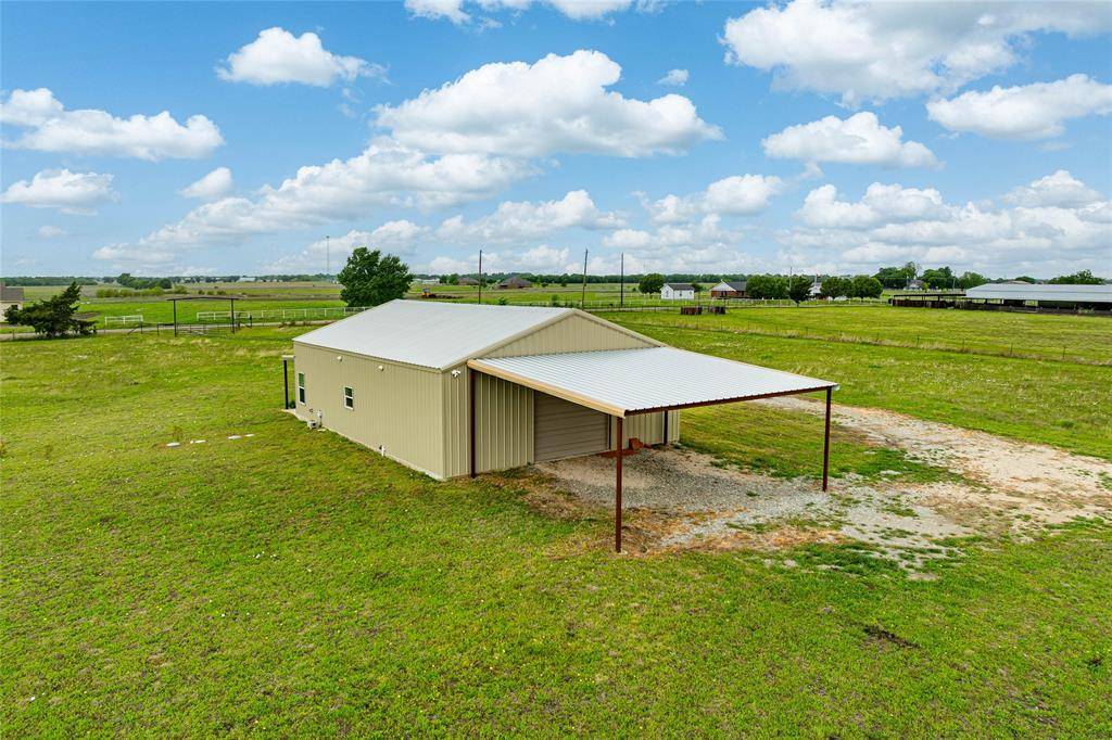 435 County Road 4875, Celeste, TX 75423