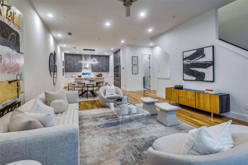 4125 N Reserve Circle, Addison, TX 75001