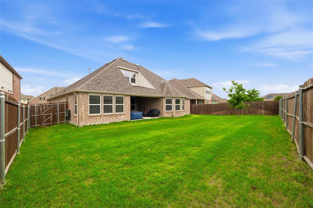 1005 Sweeping Butte Drive, Fort Worth, TX 76052