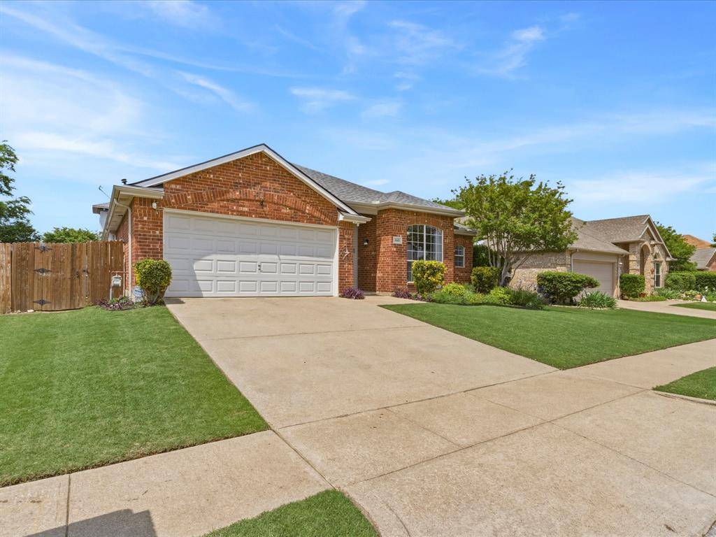 8463 Muirwood Trail, Fort Worth, TX 76137