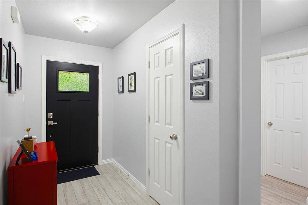 100 Deep Wood Lane, Weatherford, TX 76088