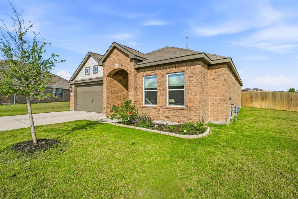 1145 Sleepy Owl Lane, Fort Worth, TX 76108