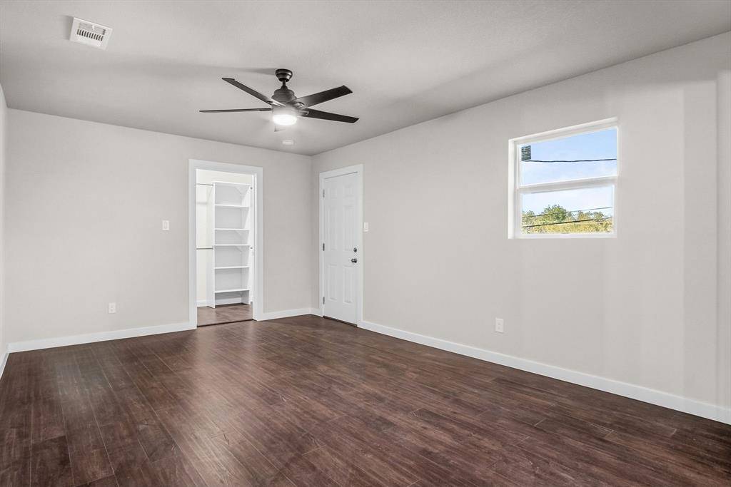 1318 W Water Street, Weatherford, TX 76086