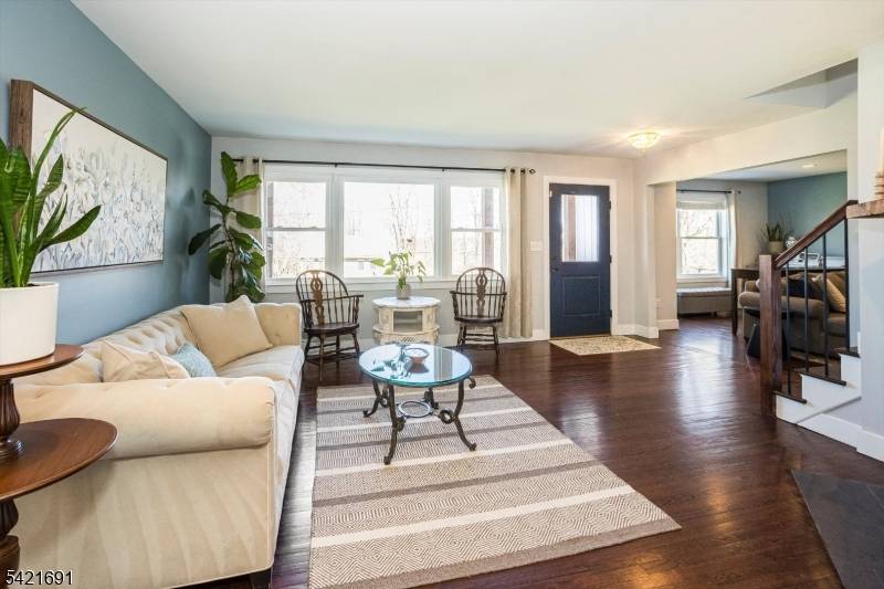 4 Valley View Rd, Chester Boro, NJ 07930