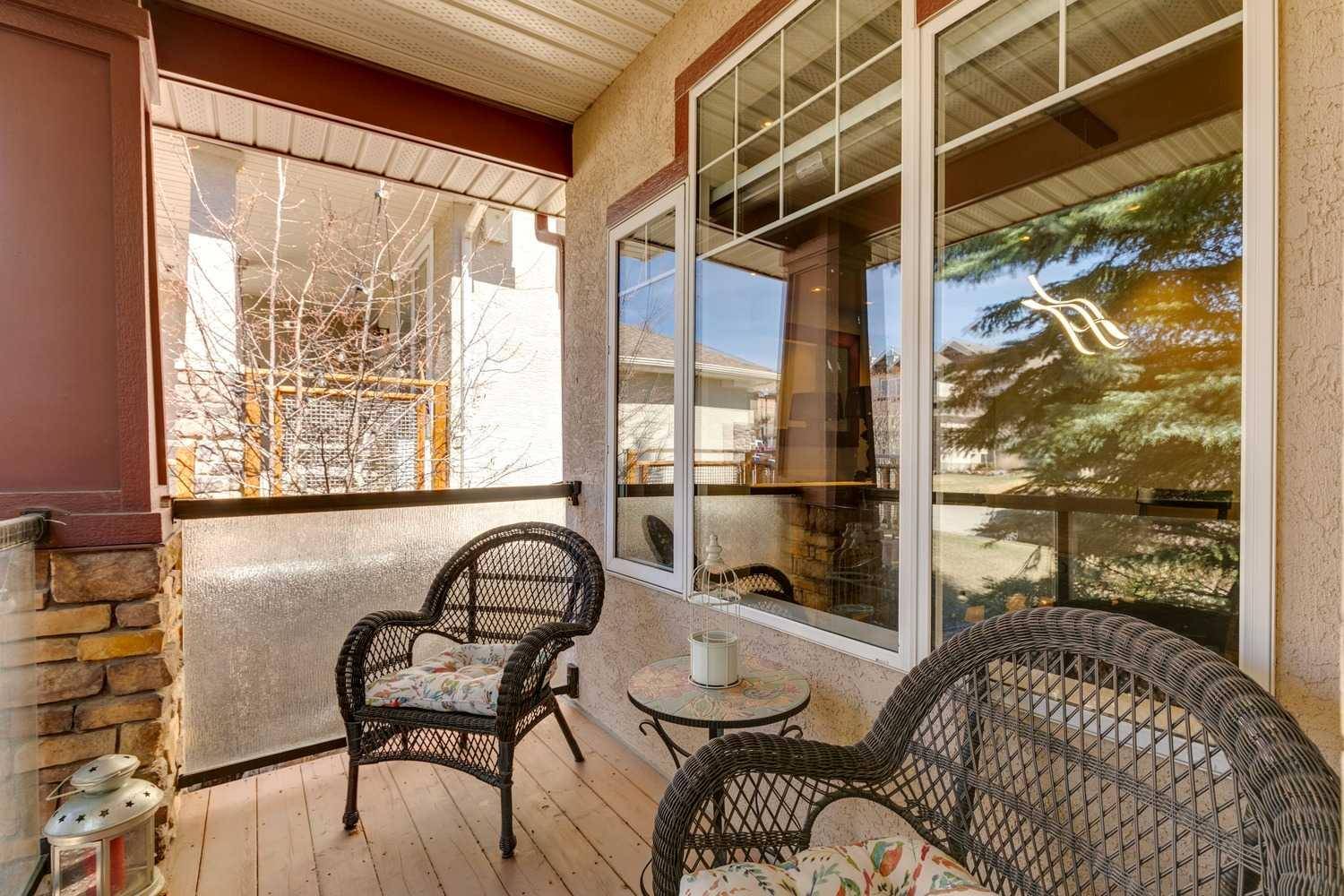 367 Discovery PL SW, Calgary, AB T3H 4N7