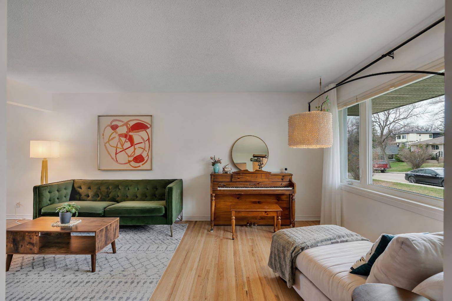 254 Hendon DR NW, Calgary, AB T2K 1Z5