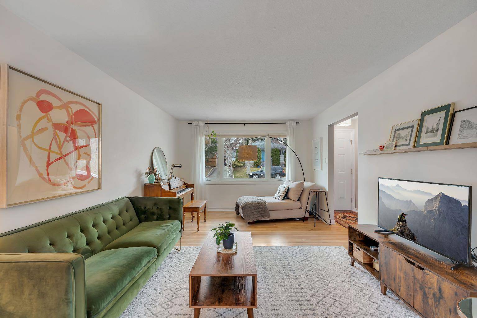 254 Hendon DR NW, Calgary, AB T2K 1Z5