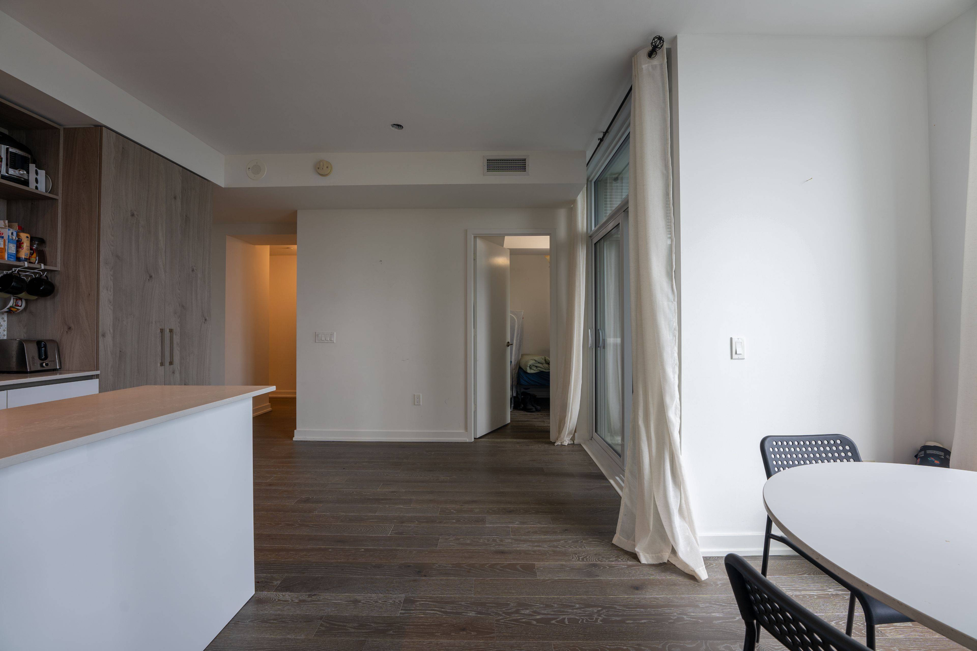 1 Yorkville AVE #3305, Toronto C02, ON M4W 0B1