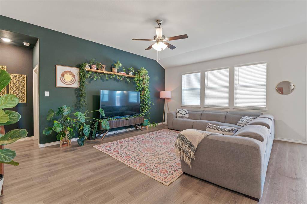 3816 Waldorf Drive, Denton, TX 76208