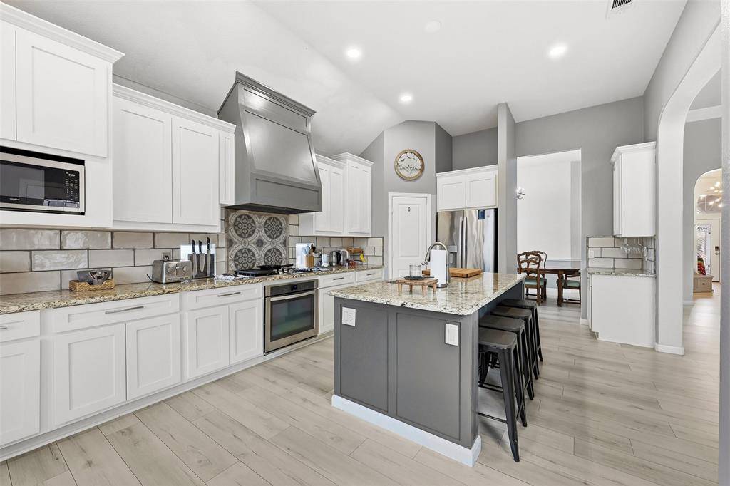 1801 Rim Rock Trail, Mansfield, TX 76063